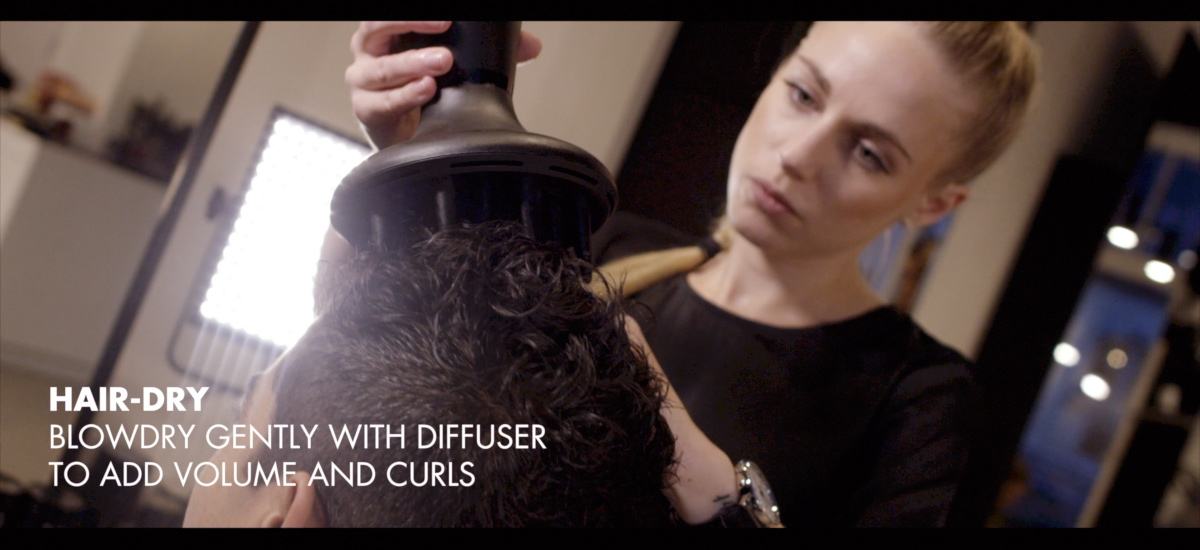 Blow dry the hair gently with a diffuser to add volume and curls